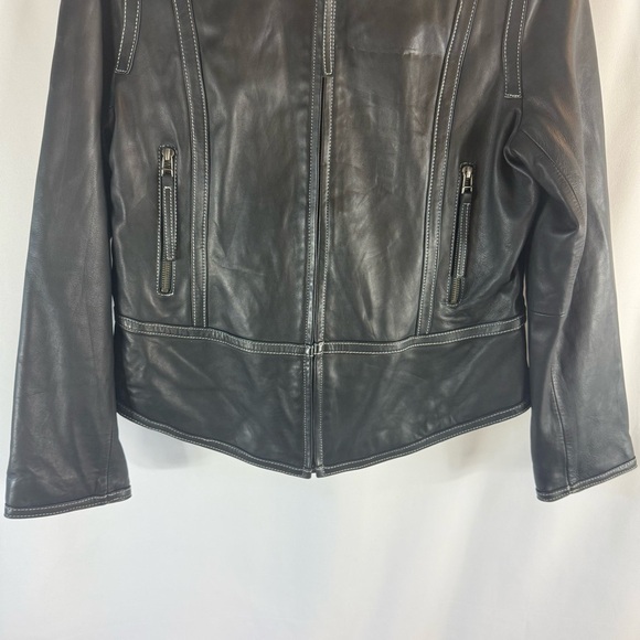 Bernardo Black Genuine Leather Zip up V front Biker Jacket Women's Size:L - Picture 4 of 16